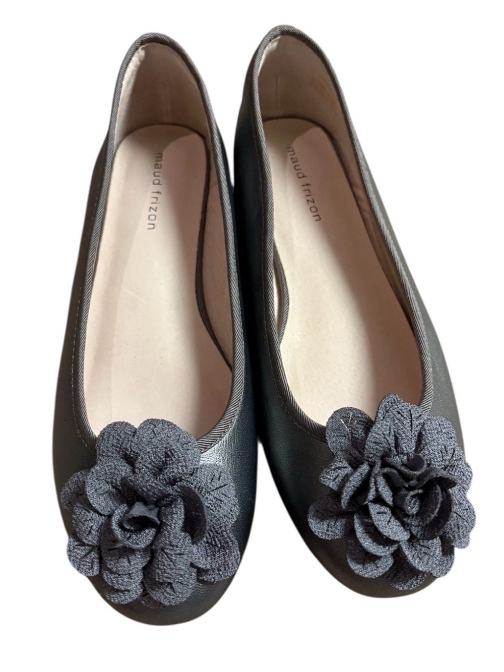 New Maud Frizon Floral Leather Gunmetal Metallic Womens Ballet Flats Sz 39/8.5